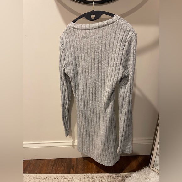 Sweater - Picture 3 of 4